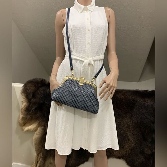 Chic Design Handmade Genuine Woven Leather Push Lock Clutch/Wristlet/Crossbody - Picture 4 of 16